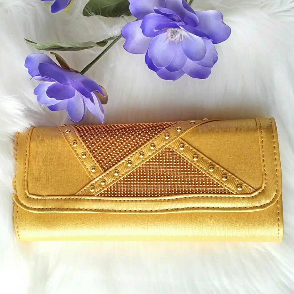*CLEARANCE* Gold Bead/Metal Stud Accent Clutch Bag